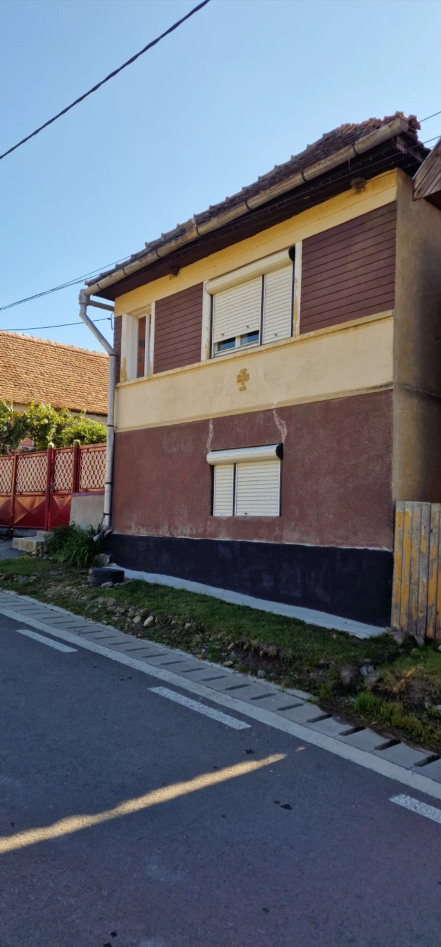 Gospodărie autentică de vânzare în sat Mihai Viteazu, jud. Mureș – teren generos și dependințe – Mihai Viteazu, Mureș