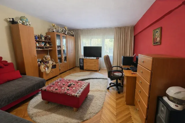Apartament cu două camere (vând sau schimb cu casă) – Ramnicu Valcea, Vâlcea