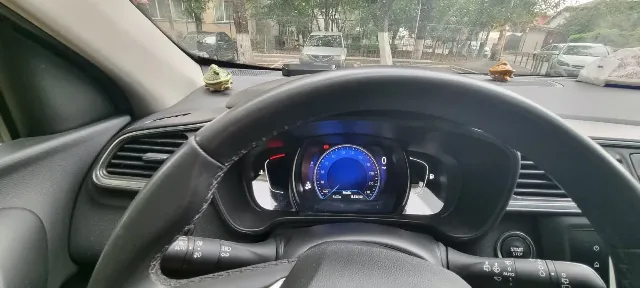 Vând Renault Kadjar – fotografia 4 din 8
