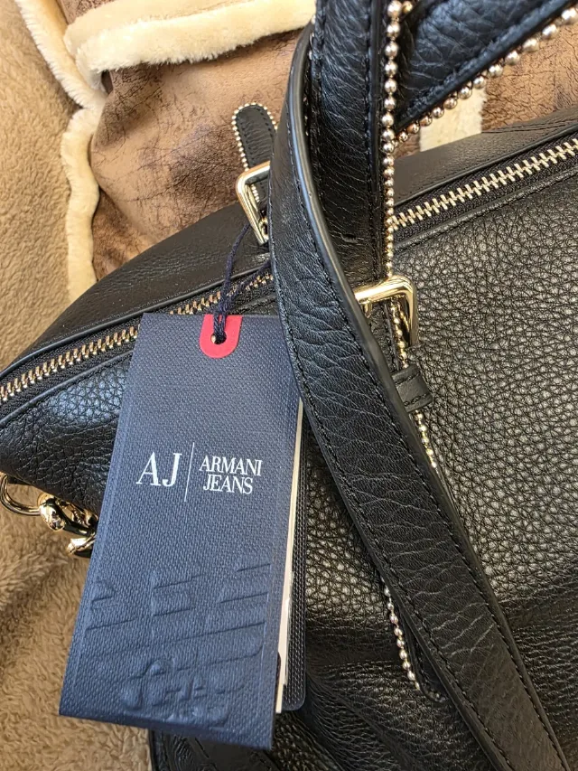 Geanta Armani Piele 100% Originala – fotografia 3 din 8