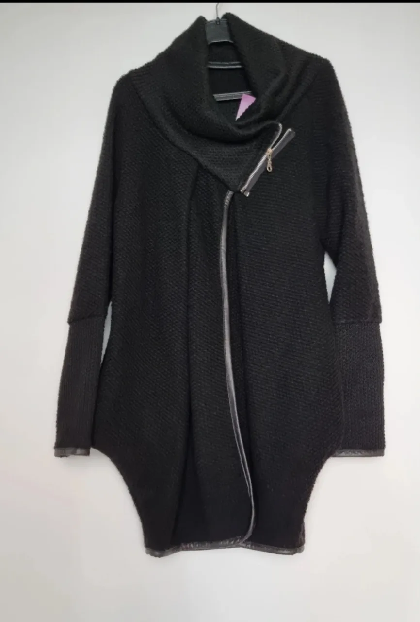 Pardesiu negru, lana , marca Purple Chic, nou – București, București