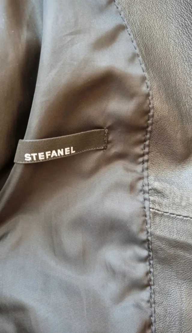 Geaca din piele naturala, neagra , Stefanel, nepurtata – fotografia 3 din 5