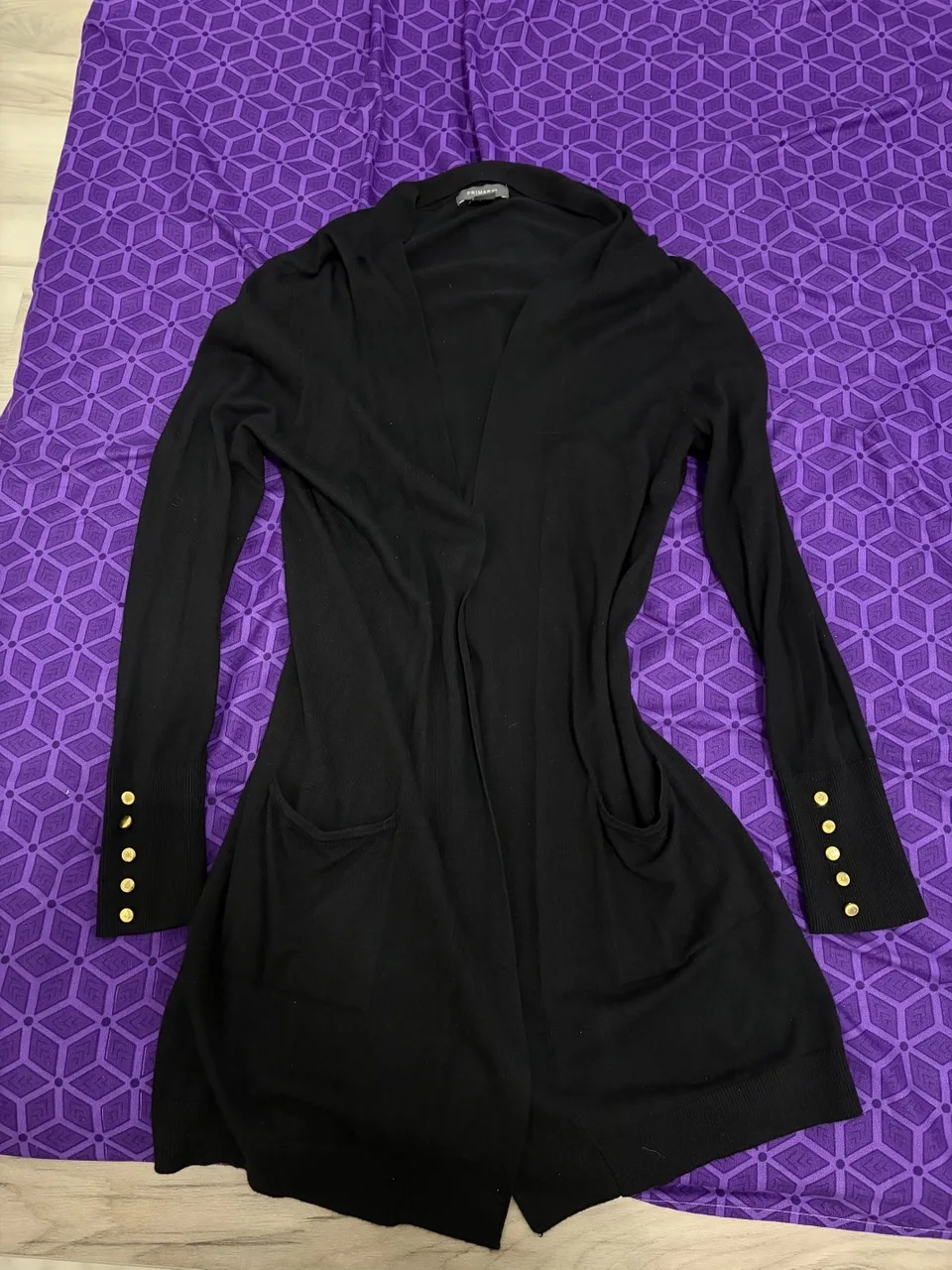 Cardigan negru Primark cu buzunare și nasturi aurii – M – Constanta, Constanța