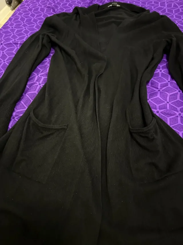 Cardigan negru Primark cu buzunare și nasturi aurii – M – fotografia 3 din 5