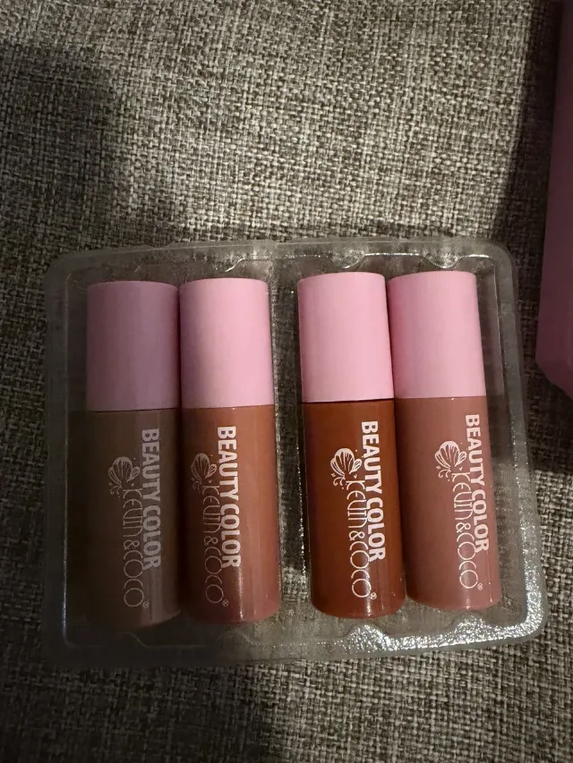 Set 4 luciuri de buze Kevin & Coco – Beauty Color – nou – fotografia 2 din 3
