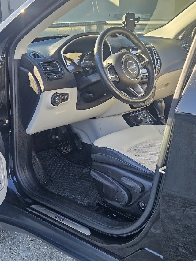 Jeep Compass 2.0, 4X4, 170cp – fotografia 3 din 8