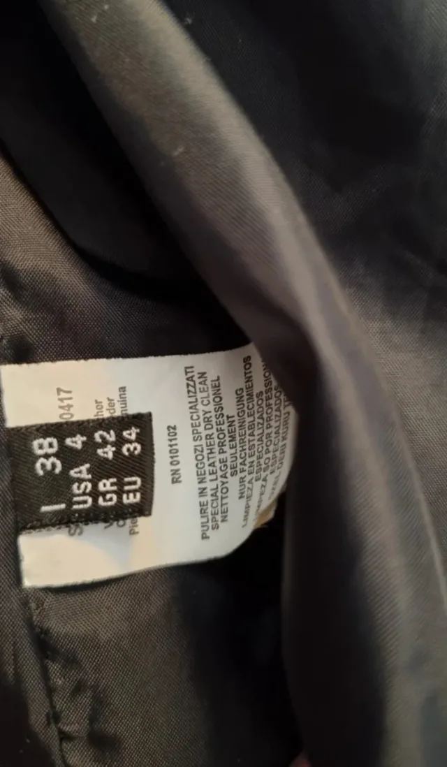 Geaca din piele naturala, neagra , Stefanel, nepurtata – fotografia 4 din 5
