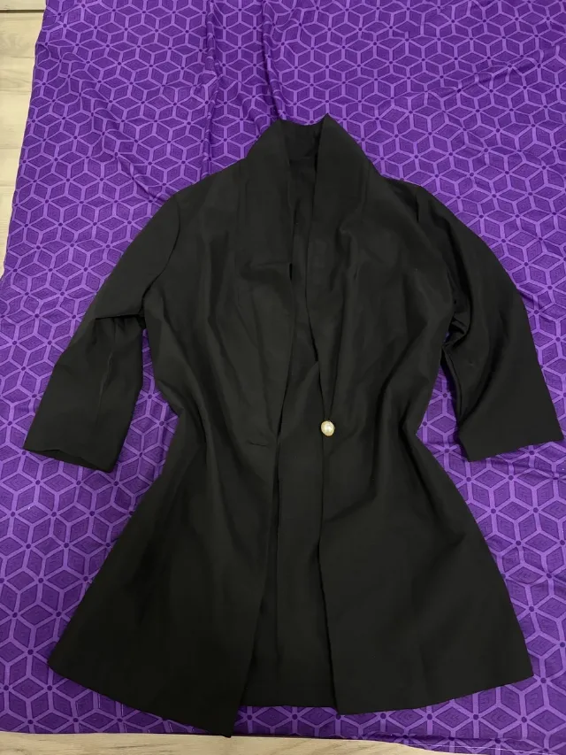 Sacou negru SHEIN cu nasture tip perlă – mărimea S – fotografia 1 din 4
