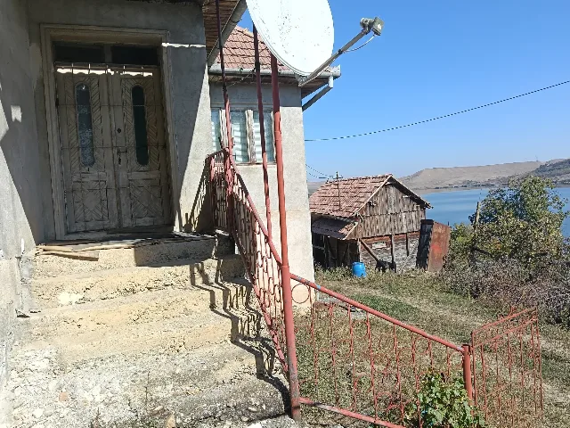 Casă + Teren extravilan – fotografia 6 din 8