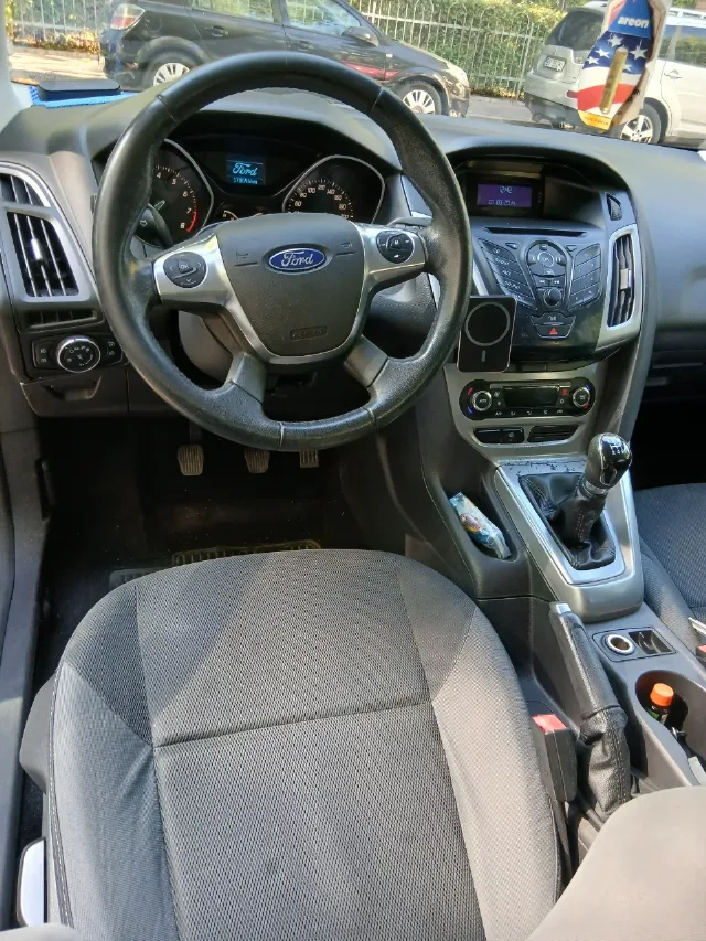 Ford Focus 2012 – fotografia 4 din 8