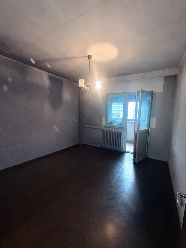Vând apartament central 3 camere – fotografia 5 din 8