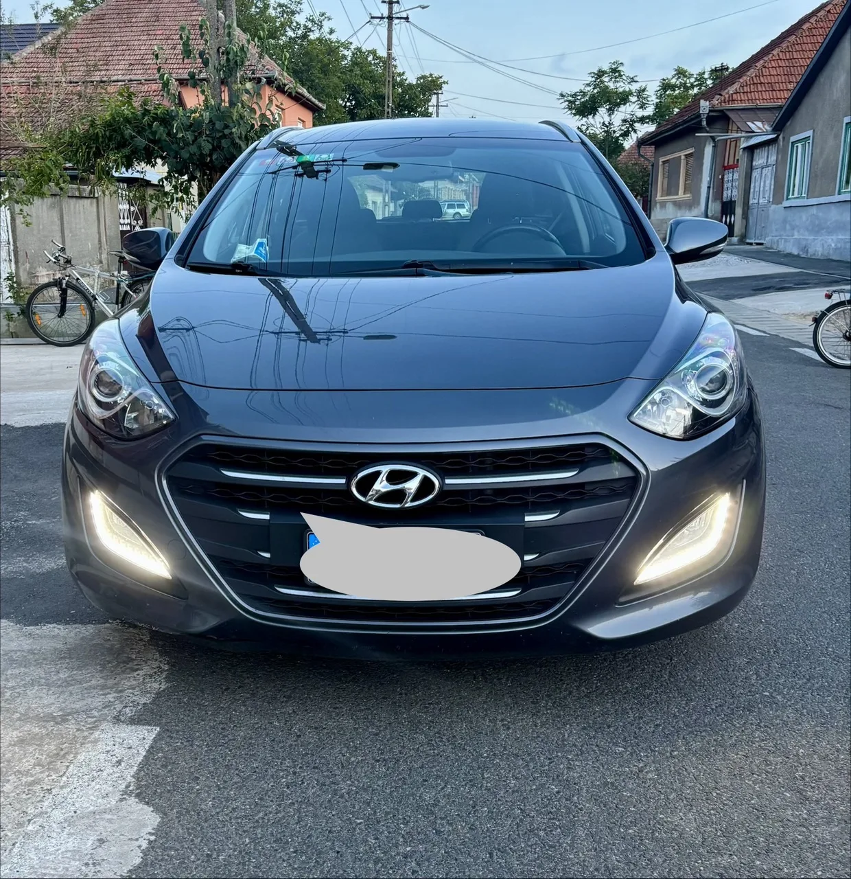 Hyundai I30 an 2015 ,1.6crdi 110 CV,manuala 6 trepte,267000km,radiată pt înmatricularea în țară!!!Arata și funcționează impecabil: climatronic funcțional,volan piele multifuncțional,cruise contro – Bocsa, Caraș-Severin