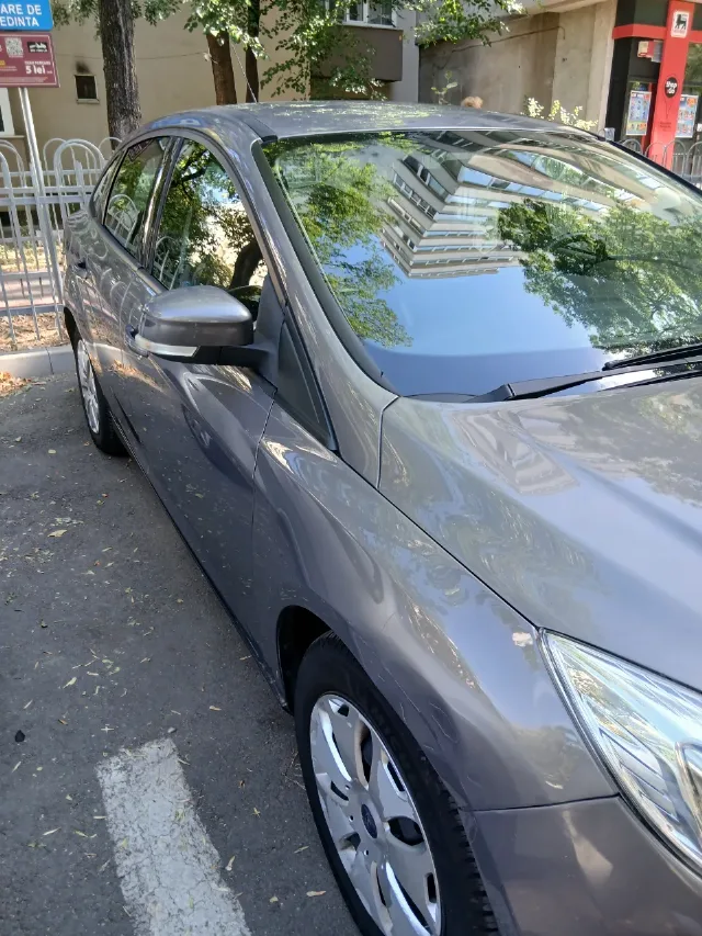 Ford Focus 2012 – fotografia 3 din 8