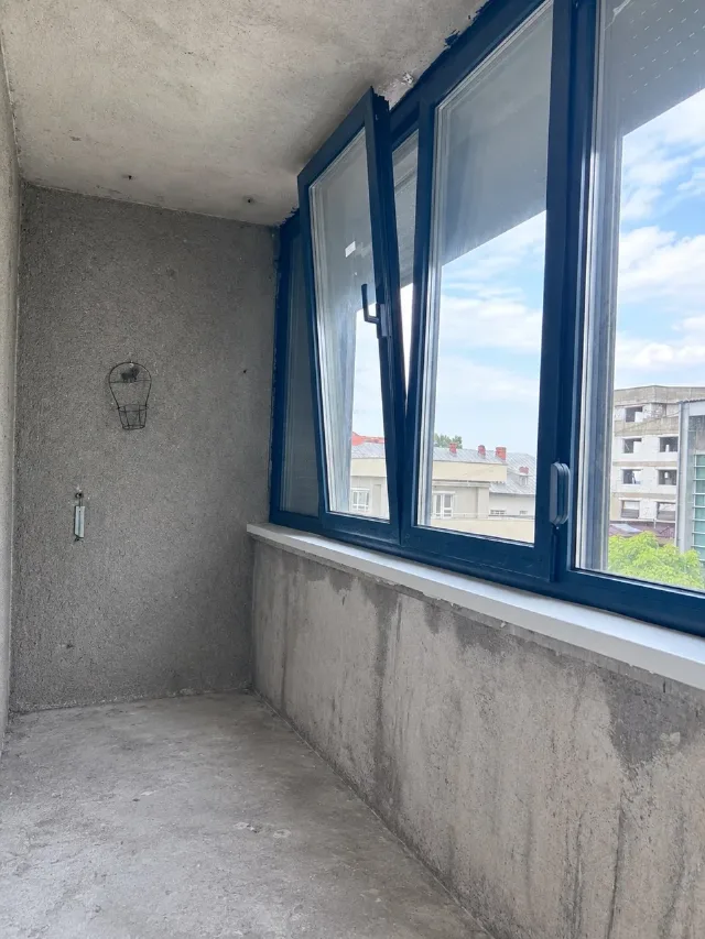 Vând apartament central 3 camere – fotografia 7 din 8