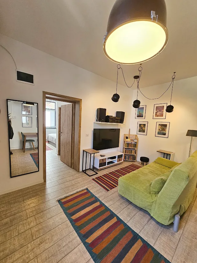 Casă cu două apartamente independente si teren generos. – fotografia 4 din 8