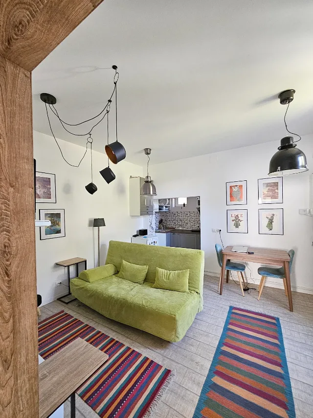 Casă cu două apartamente independente si teren generos. – fotografia 6 din 8