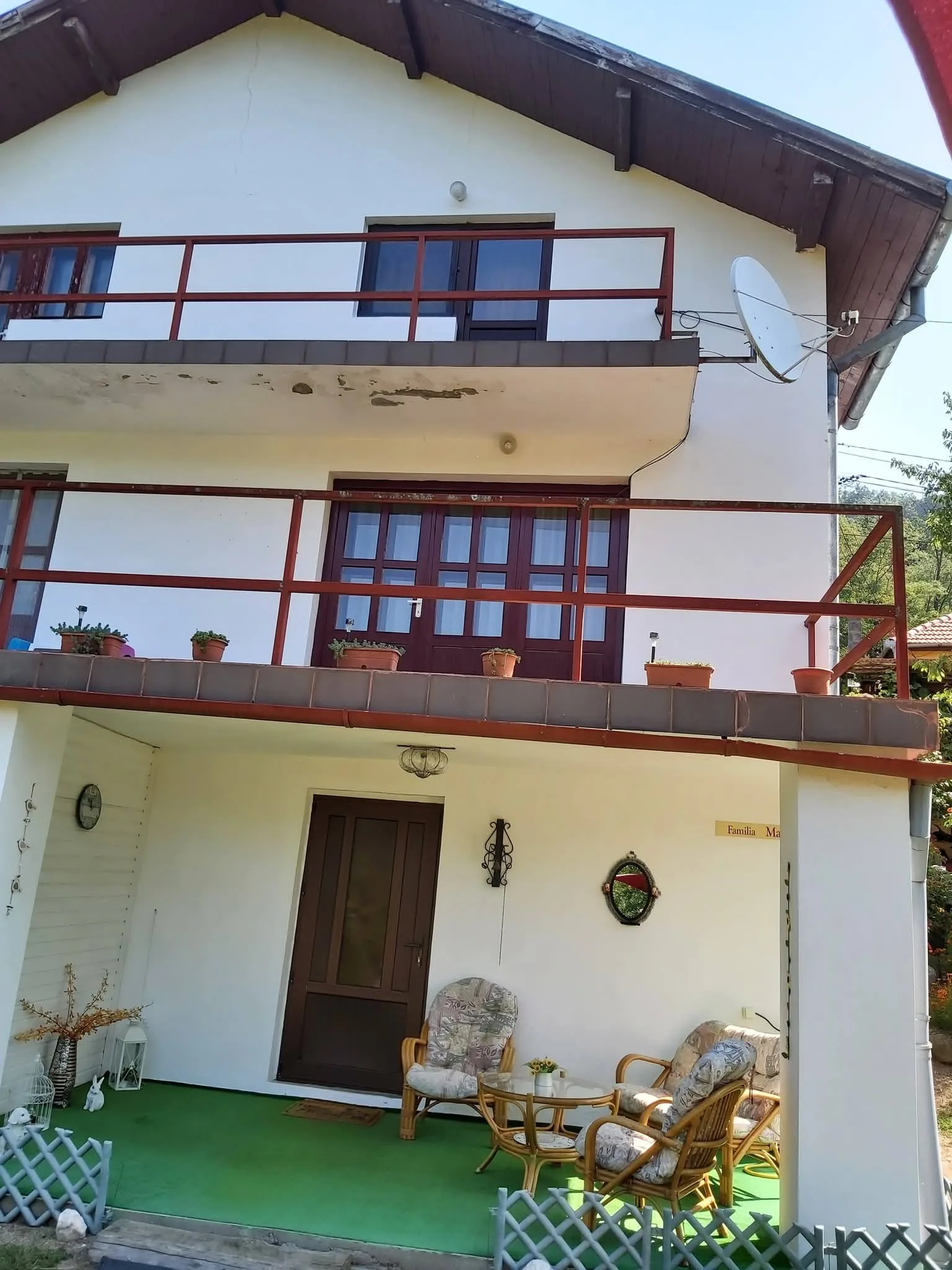 1/2 din casă tip duplex,suprafața 150mp împreună cu gradină suprafață 2600m.p – Bahna, Mehedinți