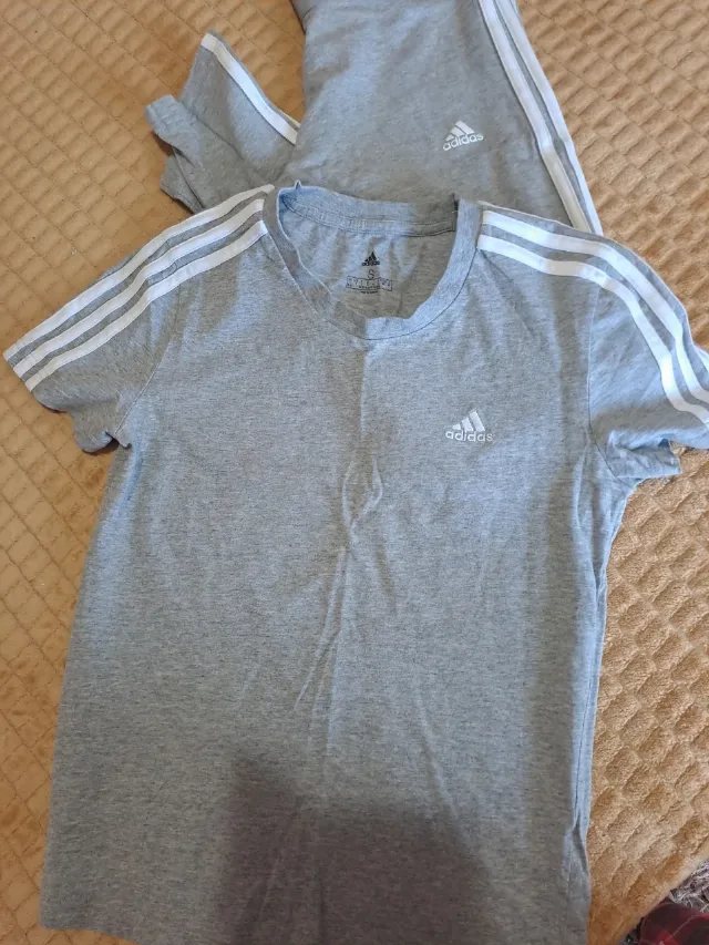 Compleu Adidas măsura S – fotografia 2 din 2