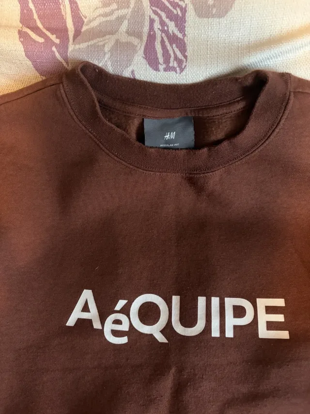 Hanorac H&M AéQUIPE maro – Regular Fit, nepurtat, mărimea S – fotografia 2 din 4