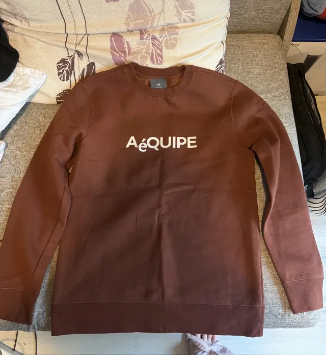 Hanorac H&M AéQUIPE maro – Regular Fit, nepurtat, mărimea S – Constanta, Constanța