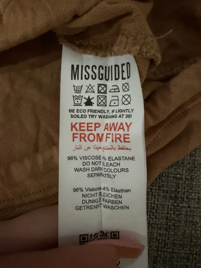 Bluză Missguided maro cu nasturi și decolteu în V, mărimea S – fotografia 4 din 4