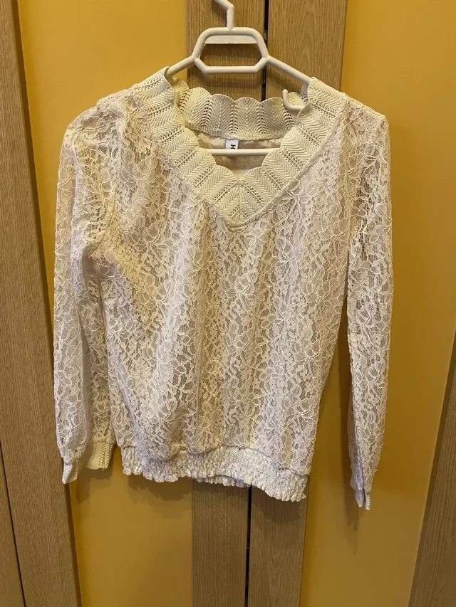 Bluziță crem și dantelă – Vaida-Camaras, Cluj