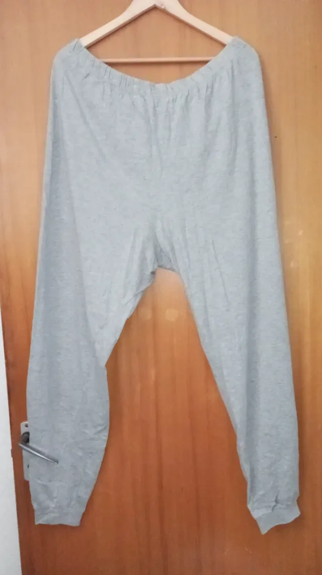 Pantaloni lungă pentru femei. – fotografia 1 din 2