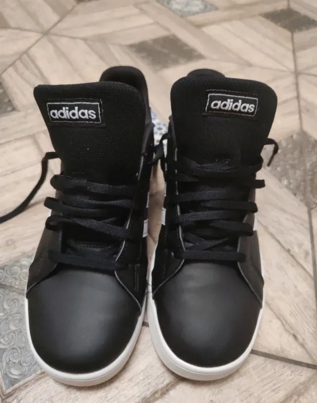 adidași originali – fotografia 2 din 3