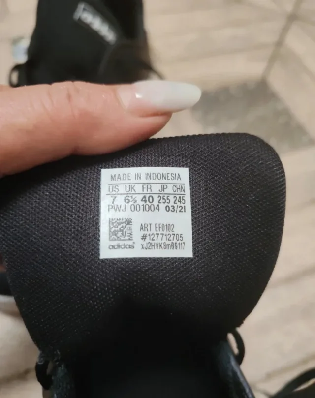 adidași originali – fotografia 3 din 3