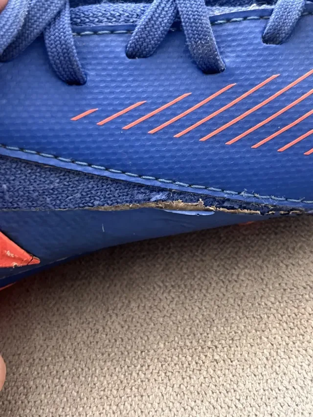 Adidas Predator – mărime 37.5 – cu mic defect – fotografia 6 din 7