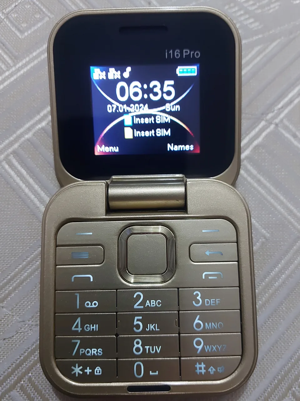 vînd mini telefon nou dual sim – fotografia 1 din 5