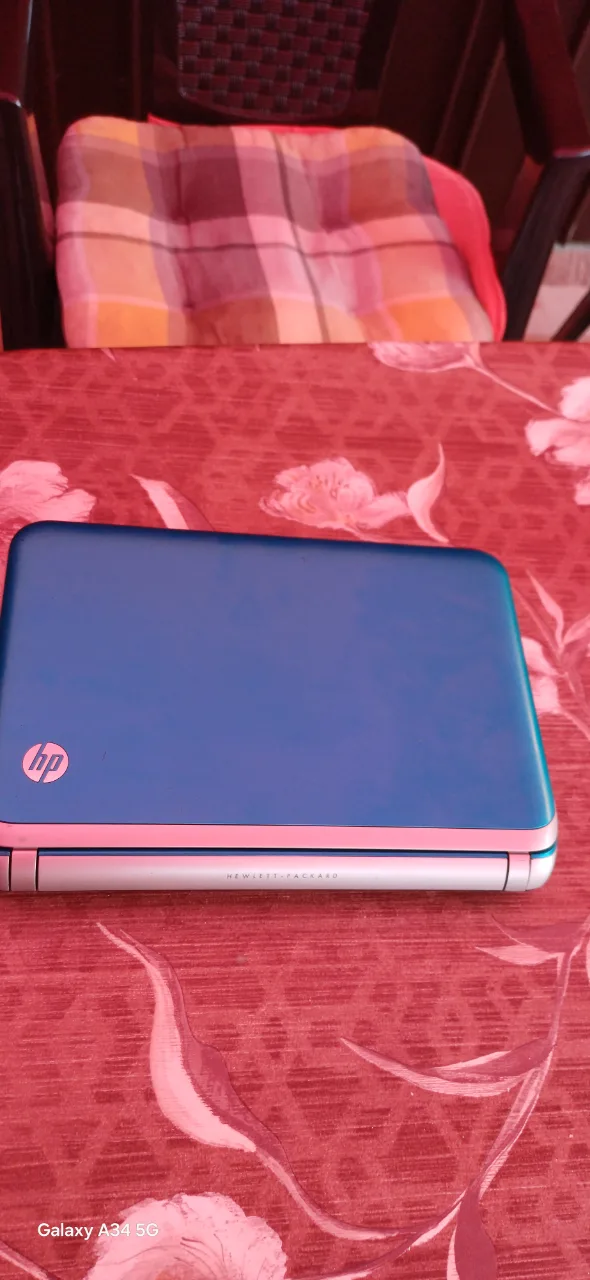 Mini Leptop HP farte bun – fotografia 5 din 6