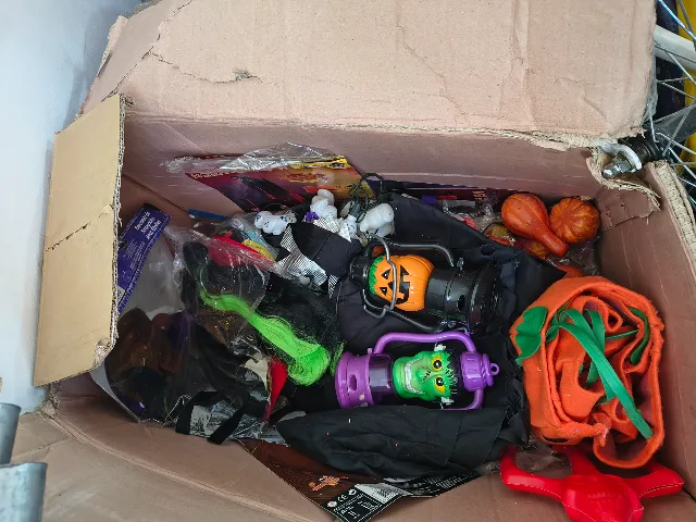 Vând accesorii decor Halloween – fotografia 2 din 3
