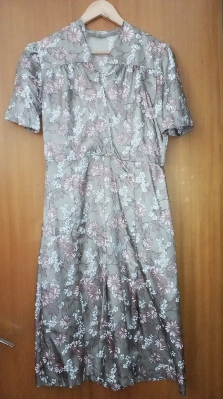 Rochie lungă cu mînecă scurtă. – Arad, Arad