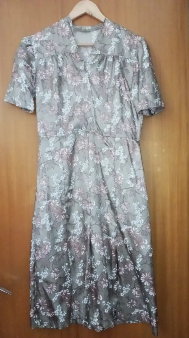 Rochie lungă cu mînecă scurtă. – Arad, Arad