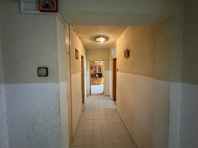Vând apartament două camere – fotografia 3 din 6
