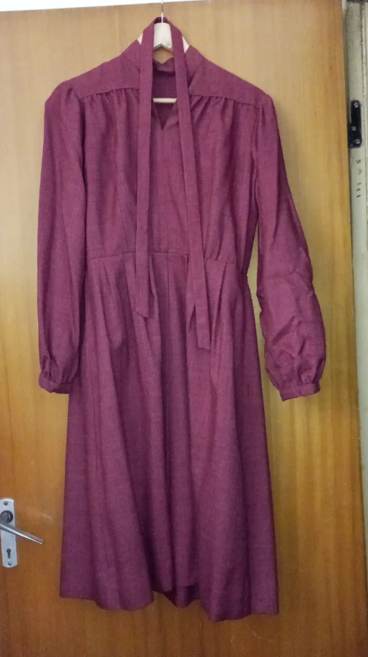 Rochie lungă cu mînecă lungă pentru femei. – Arad, Arad