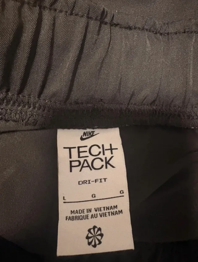 Pantaloni Nike Tech Pack Dri-FIT Woven Dama / Unisex - Marimea L (NOI) – fotografia 4 din 8