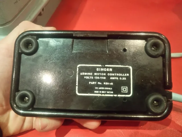 Masina de cusut SINGER electrica – fotografia 4 din 8