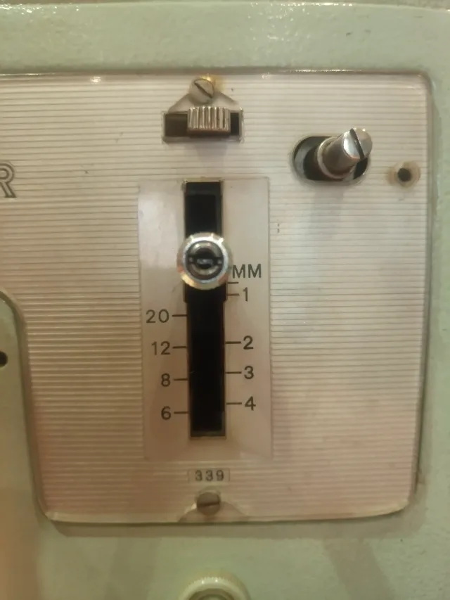 Masina de cusut SINGER electrica – fotografia 6 din 8