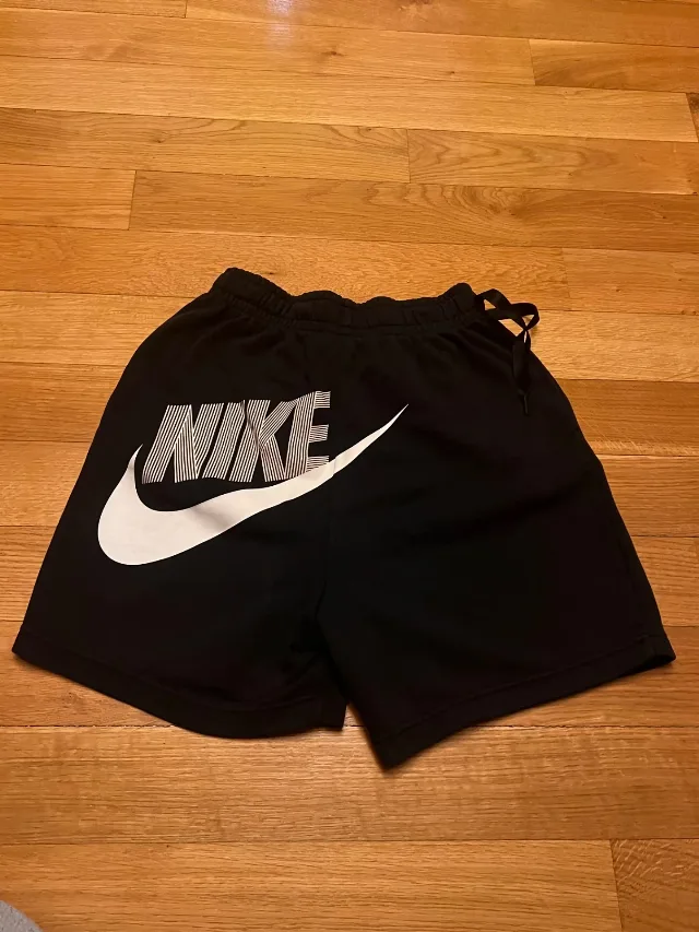 Pantaloni scurti Nike – fotografia 4 din 6