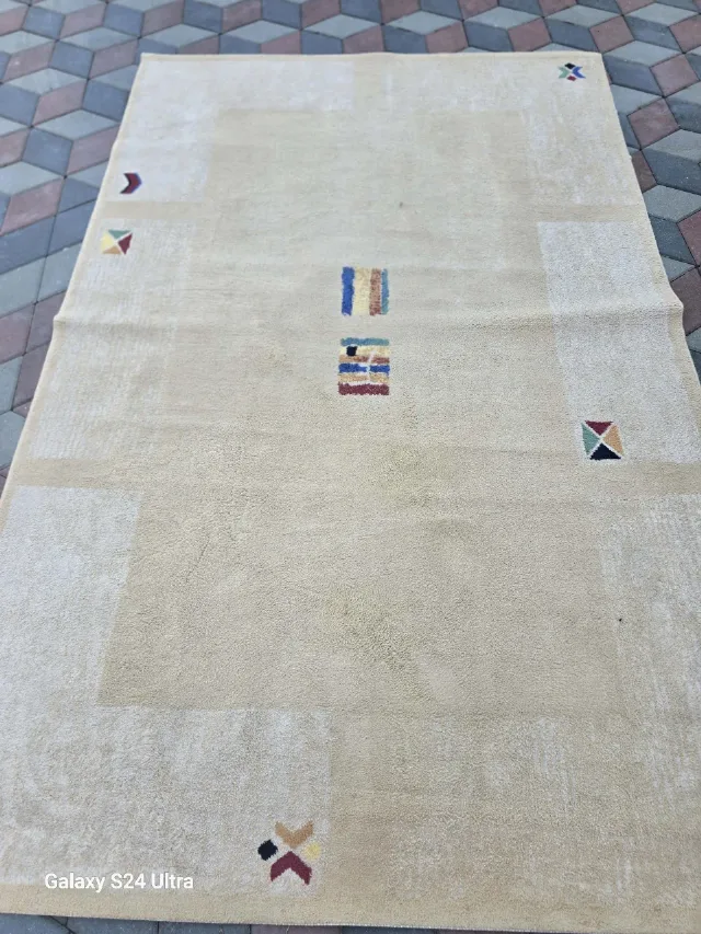 Vând Covor Crem 2/3 – Baia Mare, Maramureș