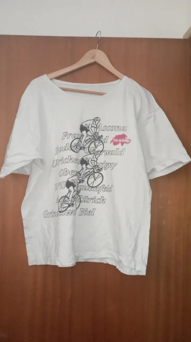 Tricou unisex pentru femei și bărbați. – Arad, Arad