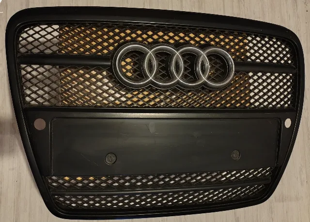 Grila radiator Audi A6 4F ( 2004-2008 ) – fotografia 2 din 3