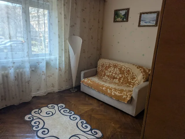 Ofer spre vanzare apartament suprafata 100 mp suprafata construita, ultracentral, Baia Mare, strada Moldovei, una din zonele cele mai de interes – fotografia 3 din 8