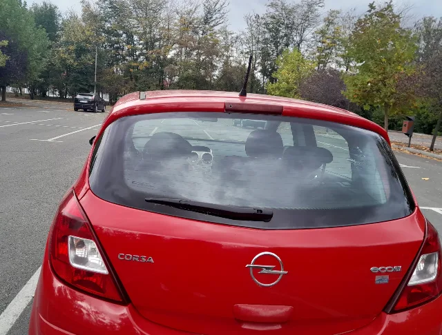 Opel Corsa 2010 – fotografia 2 din 7