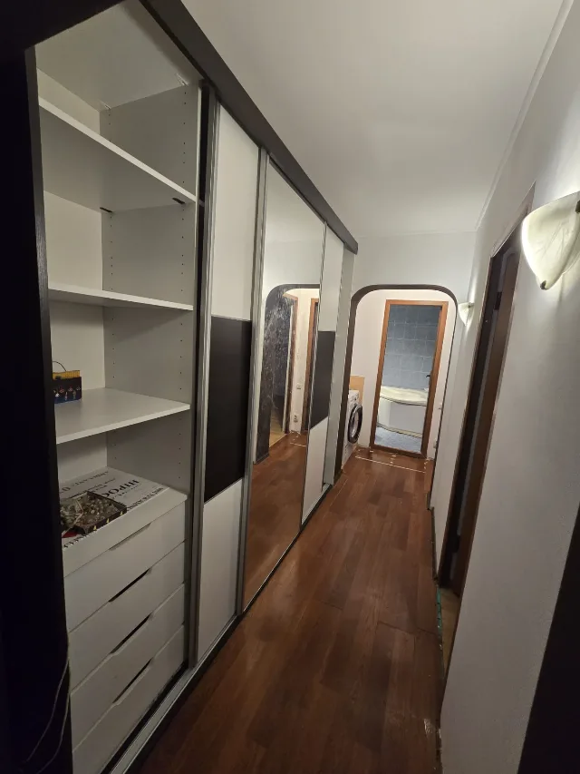 Apartament 3 camere semidecomandat – fotografia 3 din 8