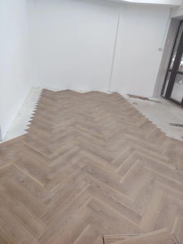 Amenajări interioare și exterioare – fotografia 3 din 7