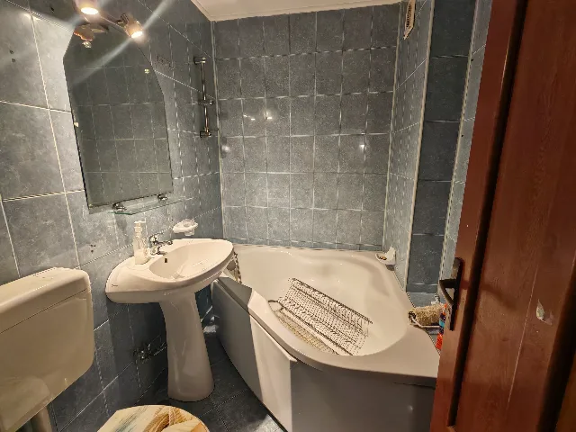 Apartament 3 camere semidecomandat – fotografia 6 din 8