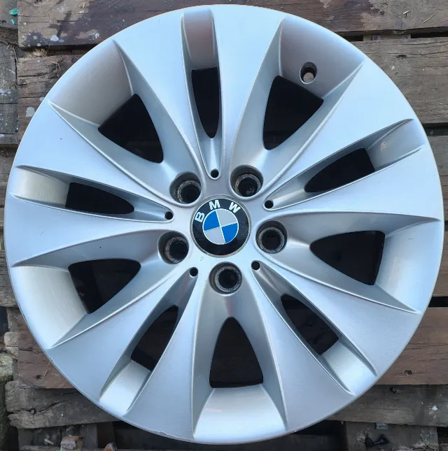 Jante aliaj 17 zoll originale BMW seria 5 ( E60, E61, F10, F11, F12 ) Styling 116  5x120  7,5Jx17  ET.20  Cod 6758775  Nu sunt strambe, fiind verificate pe aparat de vulcanizare.  Nu sunt rulate in ta – Joita, Giurgiu